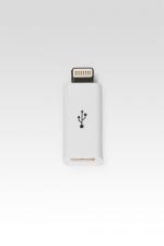 Переходник Lightning to micro USB Adapter. Подходит для iPhone 5, iPad 4, iPad Mini, iPod Touch 5, iPod Nano 7. Позволяет подключать стандартные зарядки, адаптеры и аксессуары microUSB к плеерам, смартфонам или планшетам Apple с новым разъемом, а также за